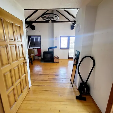 N&m Mountain Escape *