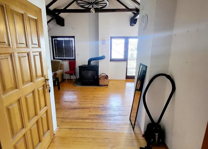 N&m Mountain Escape *